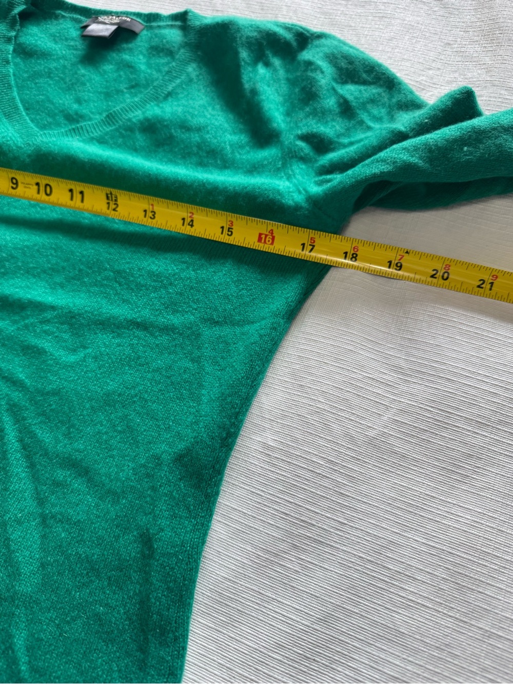 Ann Taylor Cashmere Sweater Green V-Neck Lightweight  size Small - Picture 3 of 5